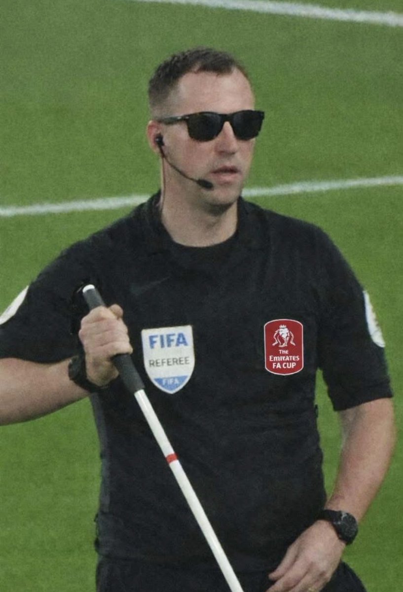 WTF are we witnessing here???
If anyone thinks this is EITHER competent refereeing by <a href="/FA_PGMOL/">PGMO</a> officials or a blatant attempt to discriminate against #NUFC then I’d invite you to watch <a href="/BBCMOTD/">Match of the Day</a> tonight when they analyse these corrupt &amp; blatantly biased decisions!