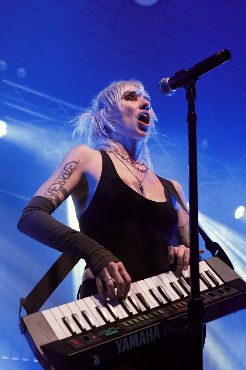 Lights tweet media