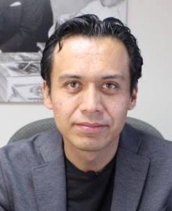 mauvelaz73's tweet photo. El Marx de la izquierda, es un inútil vividor que escribió libros para idiotas.
El de la derecha, también. https://t.co/nNNLGKNJqh