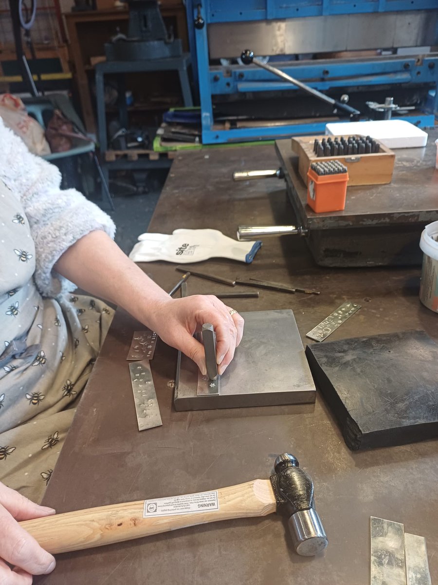 JimQuirkymetals's tweet photo. Today we were in the workshop making cuffs...A session with duo, Mum and daughter, who were novices to metalwork.They made such lovely individual pieces ! We have a few spaces left on some workshops for February. https://t.co/YRhYUHVB77
#Sheffield #workshopexperience #making https://t.co/U3Gq10HTcQ