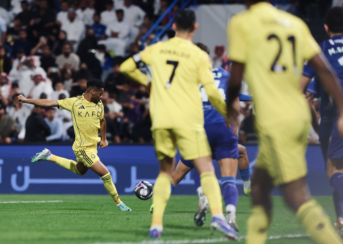 AlNassrFC's tweet photo. ابن #النصر .. قلـبه على النصر دايم 💛 https://t.co/AlKuAyEEh3