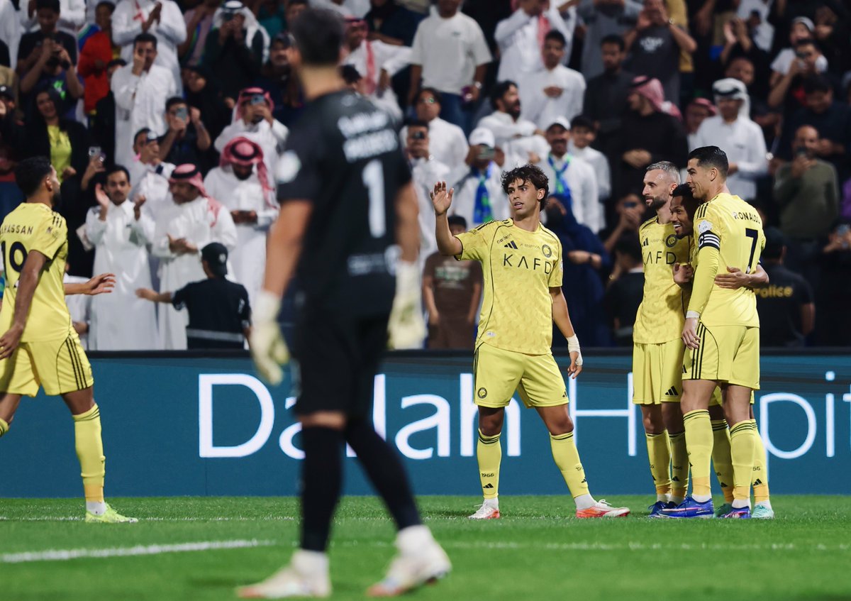 ابن #النصر .. قلـبه على النصر دايم 💛