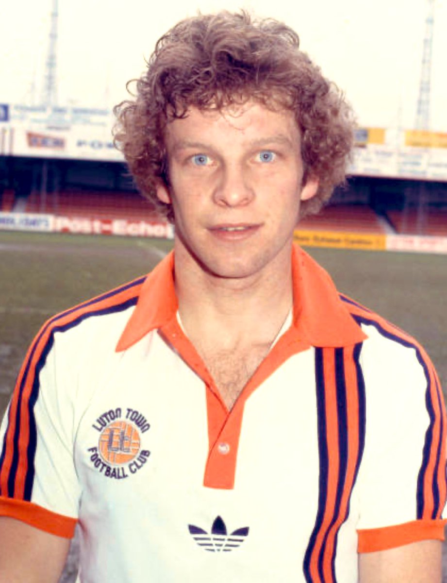 Football Back Then ⚽️🏐⚽️ tweet media