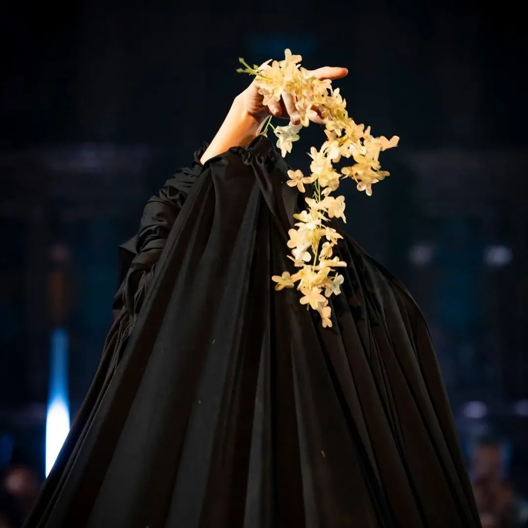 EMAKUMEEN NAZIOARTEKO EGUNA.
Abesti,bat Lau Aro-Illuminare 
Emakume Konpositoreen programa bat.
Lekua ⛪ Deikaztelu (Nafarroa)
 San Emeterio -San Celedonio Eliza.
Eguna eta Ordua 2026-3-15,18:30etan
intempore.org/multimedia.php