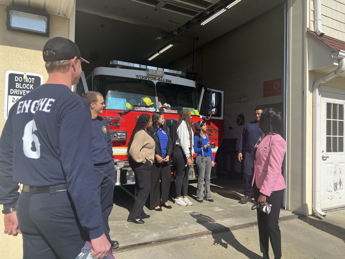 cityofwsfire's tweet image. A heartfelt thank you to the Top Ladies of Distinction, Inc. – WS Chapter for stopping by Station 6 with treats for firefighters as part of their Pink &amp;amp; Blue National Day of Service. 
💗#CommunityStrong #ChooseKindness #WSFire