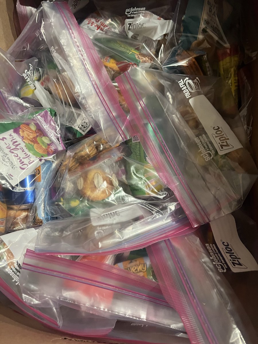 cityofwsfire's tweet image. A heartfelt thank you to the Top Ladies of Distinction, Inc. – WS Chapter for stopping by Station 6 with treats for firefighters as part of their Pink &amp;amp; Blue National Day of Service. 
💗#CommunityStrong #ChooseKindness #WSFire