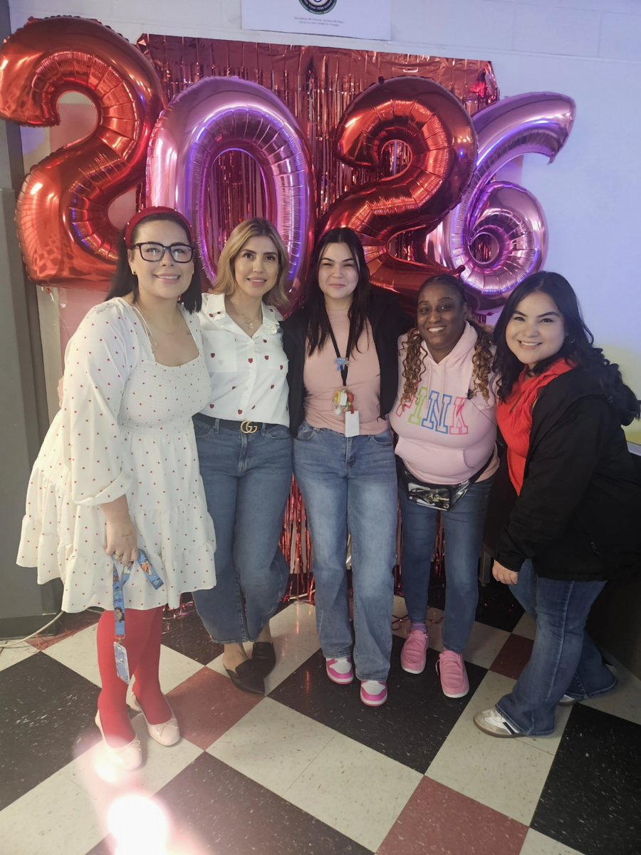 shernandezDISD's tweet photo. Proud to lead alongside such amazing educators and female leaders!! #middleschoollife #RegionII @PathtoPinkston @dallasschools @Tanya_N_Shelton @QMS_DISD https://t.co/sckCVmr3ol