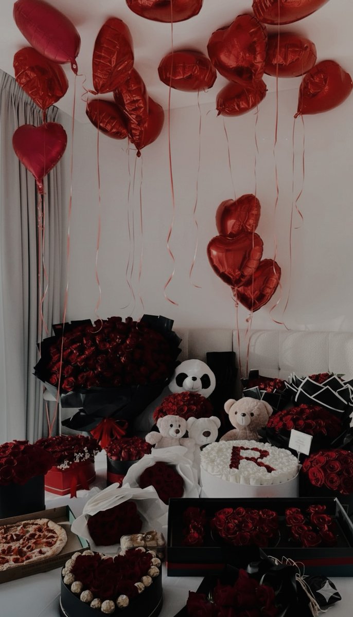 Se había pasado todo el día ausente, al principio por el aturdimiento que llevaba encima tras a la noticia de Scarlet y, finalmente, porque se pasó todo el día preparándole a <a href="/unbefugtvogel/">𝐫𝐨𝐦𝐚 𝐛𝐚𝐬𝐭𝐢𝐚𝐧𝐢𝐜𝐡</a> un par de detalles con algo que consideraba que se merecía como la que más.