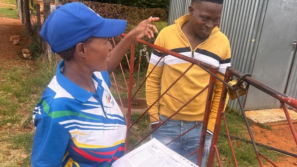 DA_NCape's tweet image. Taking change to every corner of our province☑️

From Bankhara, Ga-Segonyana, to Joe Morolong, we are meeting residents and sharing a clear plan to fix what is broken - register to vote DA and be part of the change our municipalities so desperately need. 💙🗳️
 
#RegistertoVoteDA