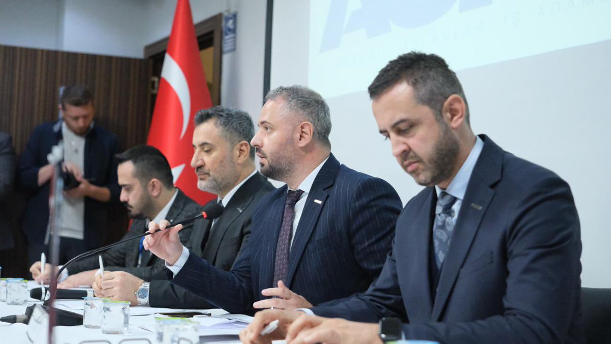 Antalya Şubemiz Olağanüstü Genel Kurulunu Yön. Krl  Üyemiz Şevki Öncel,  Marmara Bölge Koord. Engin Tumbaz ve Akdeniz Bölge Koord. Özgür Polat'ın katılımlarıyla gerçekleştirdik. 
Vazifesine devam edecek olan Şube Başkanımız Onur Kacar ve yönetimini tebrik ederiz.