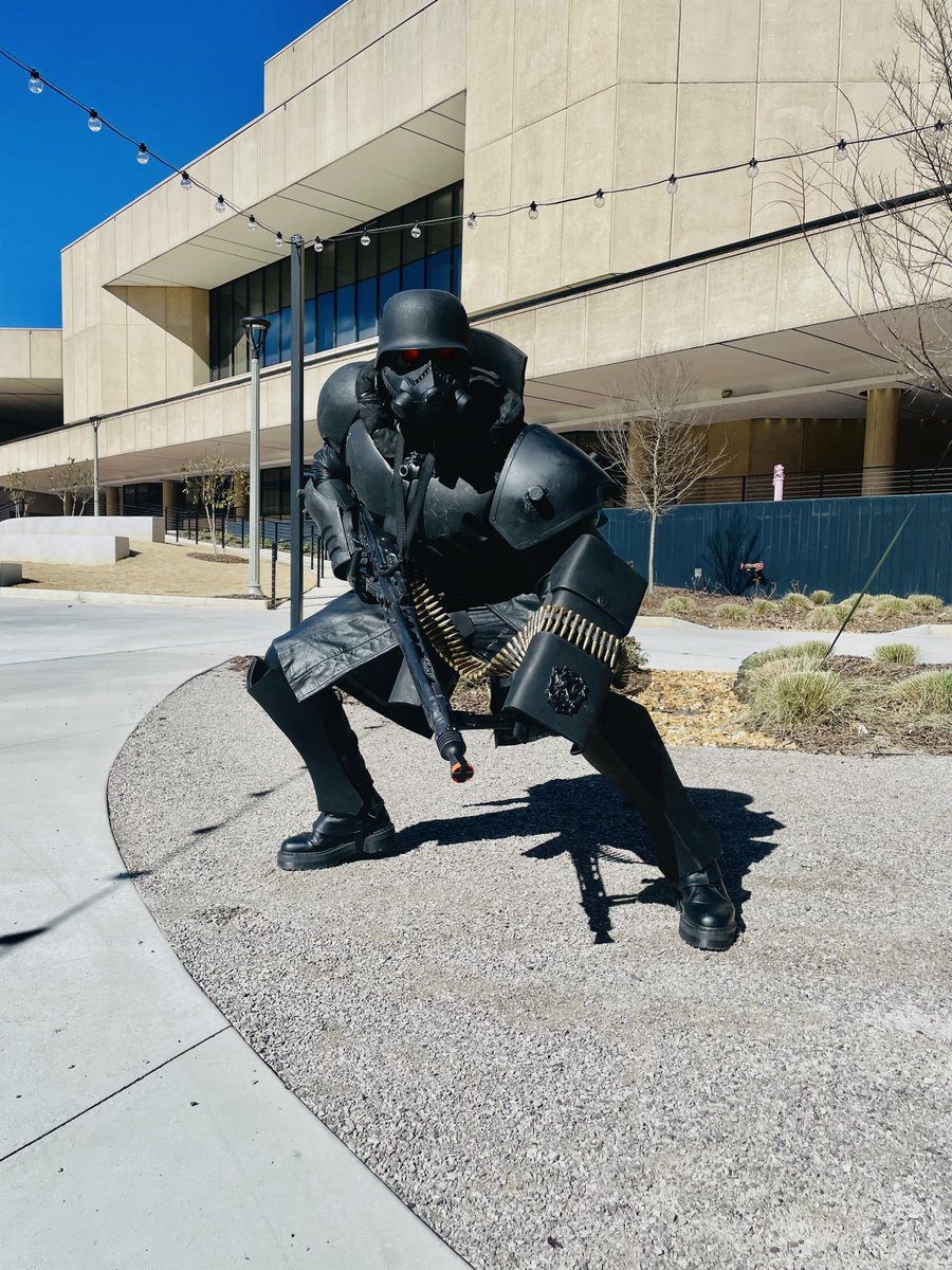 Kerberos panzer cop!
instagram.com/_istillplaydre…