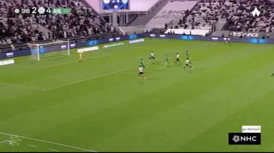M_o7ood's tweet photo. @EnzoMillot @bobolool @ALAHLI_FC What were you thinking here?😡😡😡 https://t.co/mIJat7UzPt