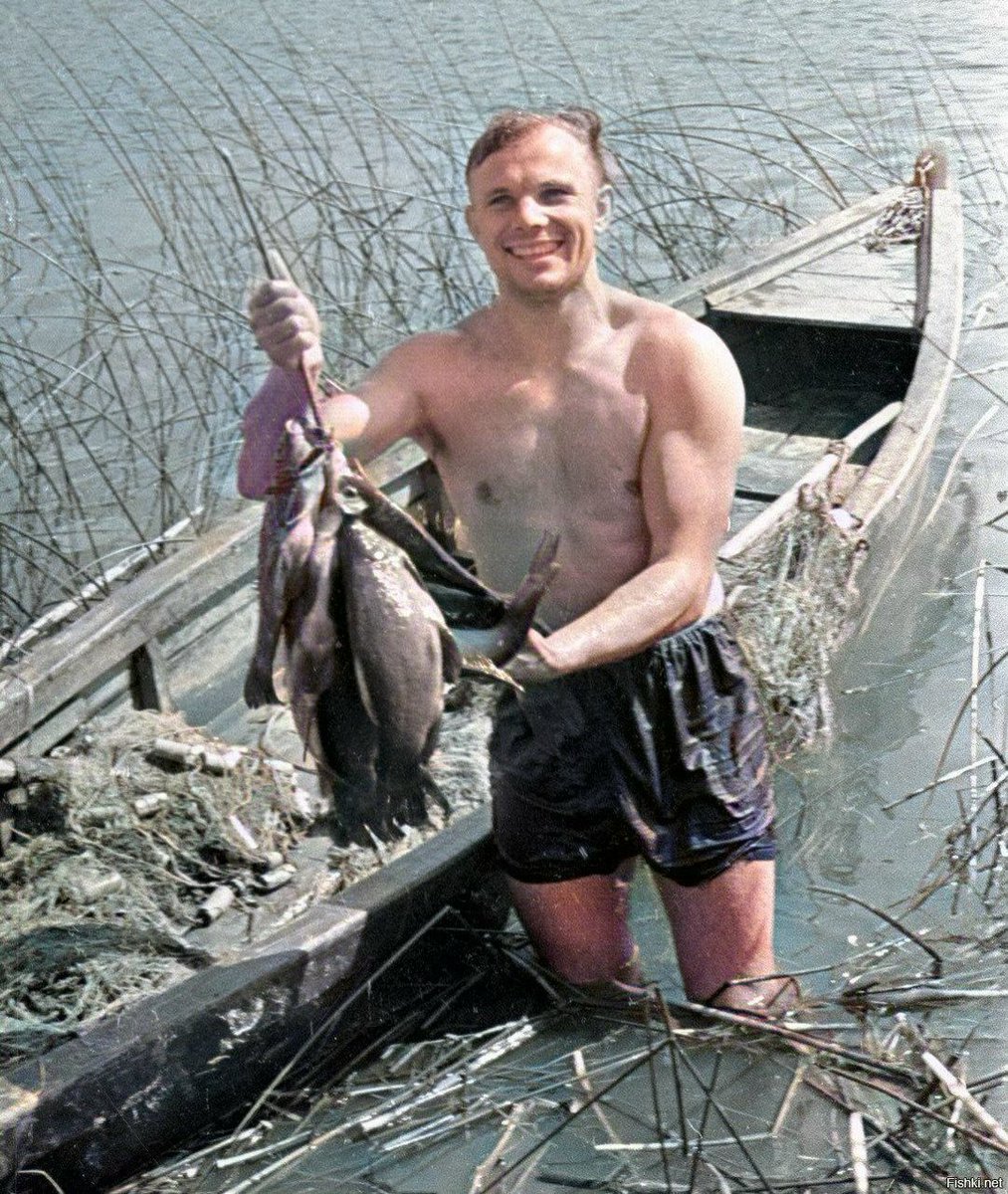 pmigse's tweet photo. Первый в мире космонавт со своей яхтой, 1965 г. https://t.co/9jhTeMVtKn