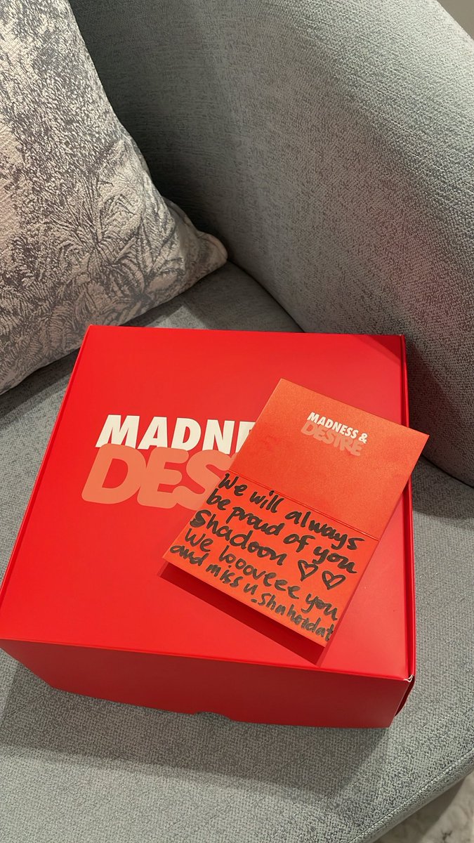 鹿花丽|شادن tweet media