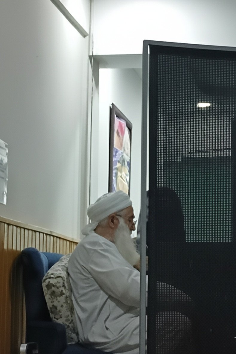 "Hüseyin Avni Hocaefendi çok büyük alimdir"  (Cübbeli Ahmet hoca)