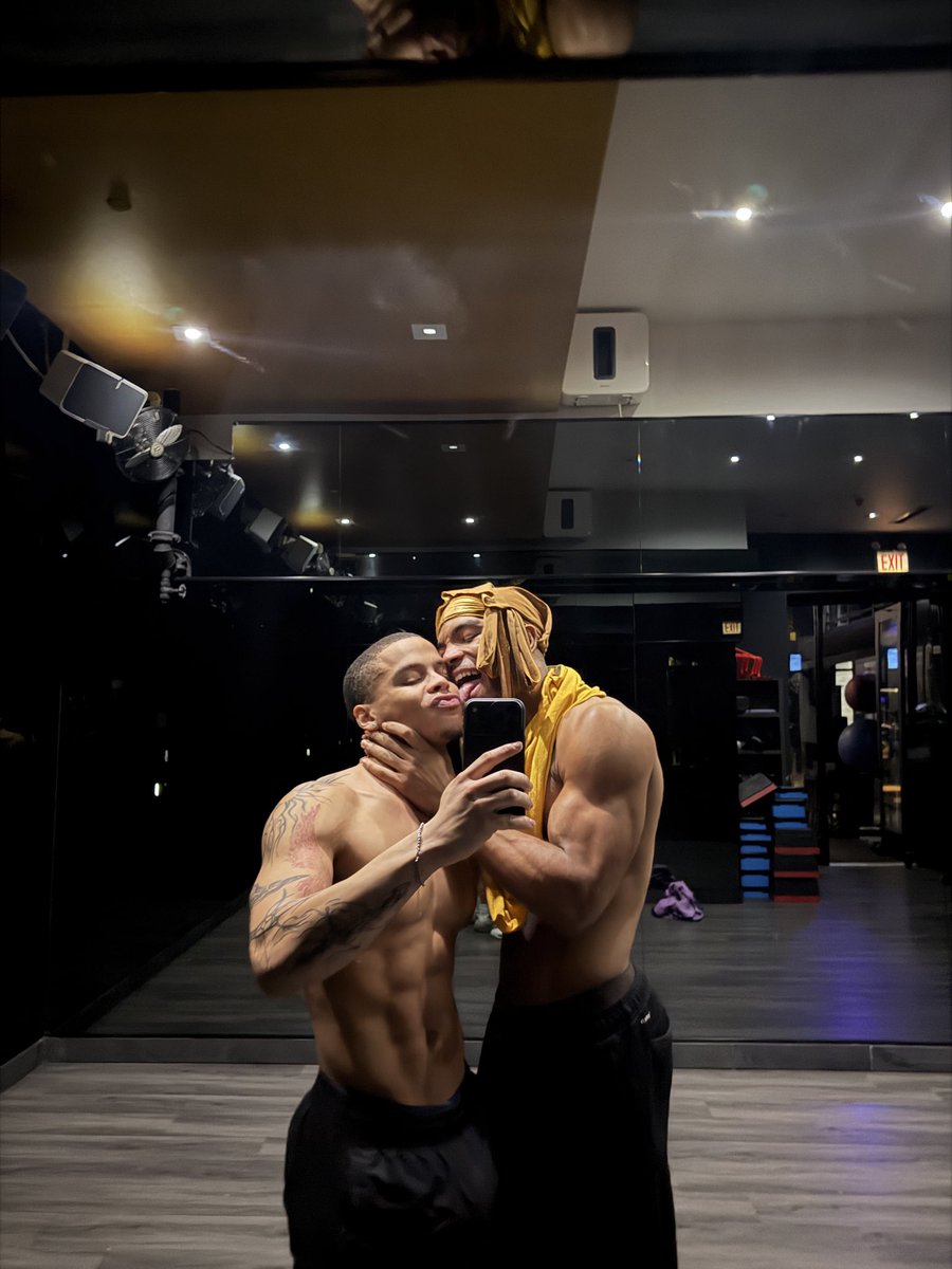 OnlyoneQuis's tweet image. Happy Valentine’s Day from your favorite gymrats 💞