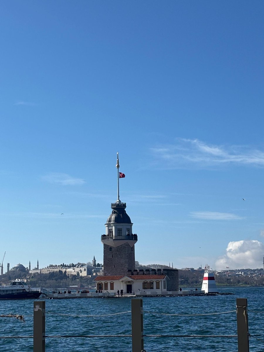 meysacz's tweet photo. Nergisimden nergis aldığım bir gün.. ✨ https://t.co/dlP9jbKldR
