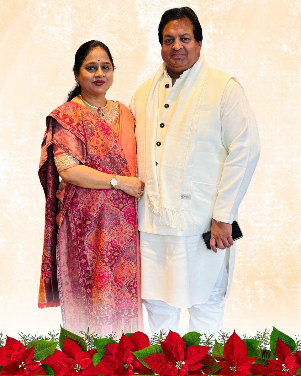 प्रिय मोना,
वैवाहिक वर्षगाँठ की हार्दिक शुभकामनाएँ।

आपका साथ मेरे जीवन की सबसे अनुपम और अनमोल निधि है। आपके प्रेम, अटूट विश्वास और आत्मीय स्नेह ने मेरे हर दिन को सार्थक और हर क्षण को सुखद, सौम्य और मधुर बना दिया है।

ईश्वर से यही कामना है कि हमारा यह पावन बंधन सदा प्रेम, सम्मान,