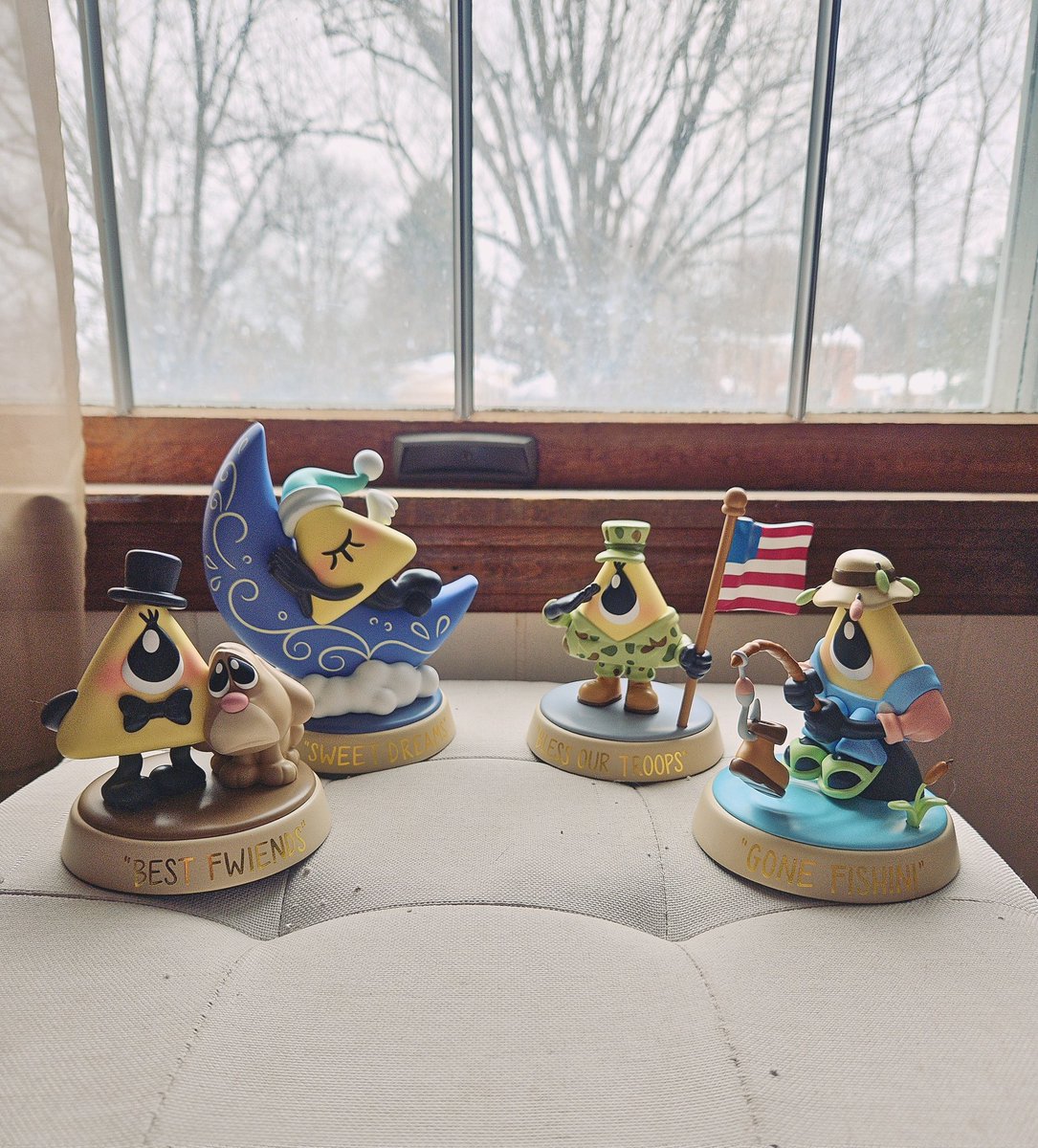 fluffle_cat's tweet photo. Oh my god. Thank you @TheMysteryofGF these things are literally perfect. I can't believe these live in my house now https://t.co/u7oFnXJttv