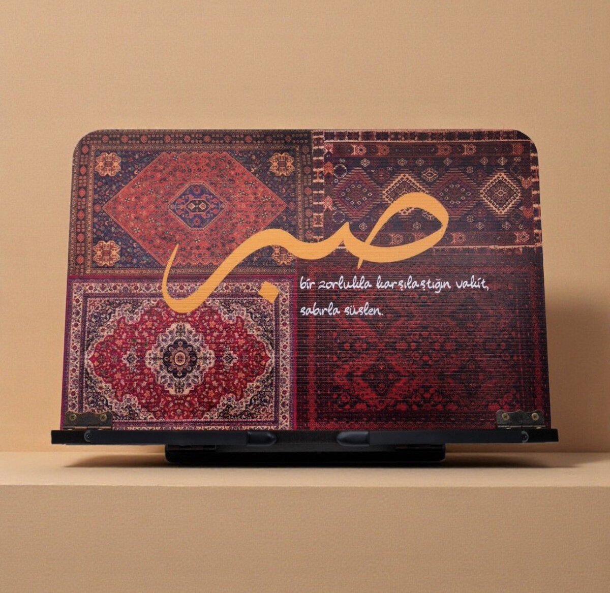 5 kişiye kitap okuma standı hediye edelim. Bu gönderiyi RT edip, hesabımızı takip etmeniz yeterli. 

17 Şubat, Salı akşamı görüşmek üzere :)