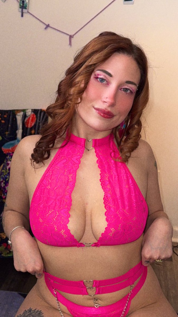 sultry_mushroom's tweet photo. Blushing in pink… who’s ready for more? 😏💖
#FYP #explorepage #ValentinesDay #baddie #prettyinpink #sneakpeak #lingerieprincess #onlyfansmodel #heart #inlove #bodyody #redheads #thick #sultry https://t.co/YGgW1kYUTx
