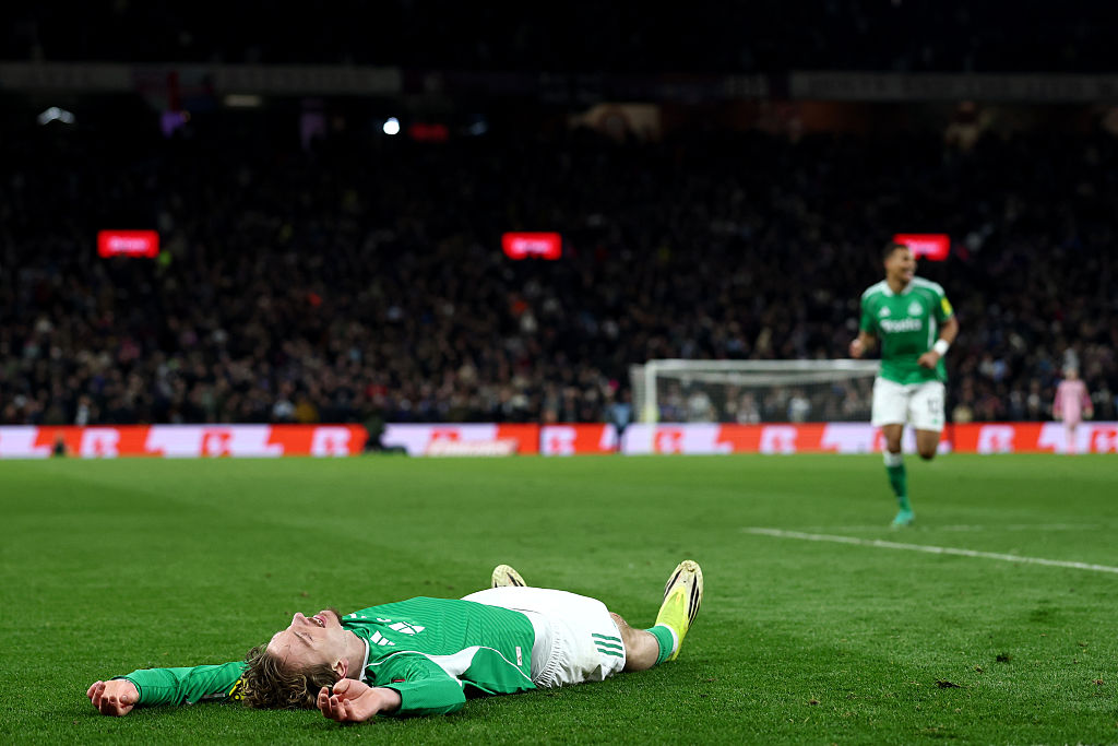 jordancronin_'s tweet photo. For all the crap the officials threw at them, that is one hell of a performance by Newcastle United. 

No Bruno, but there's Sandro. And Woltemade too. Outstanding. 

How I feel after watching that 👇 https://t.co/nuQ6vmGSgF