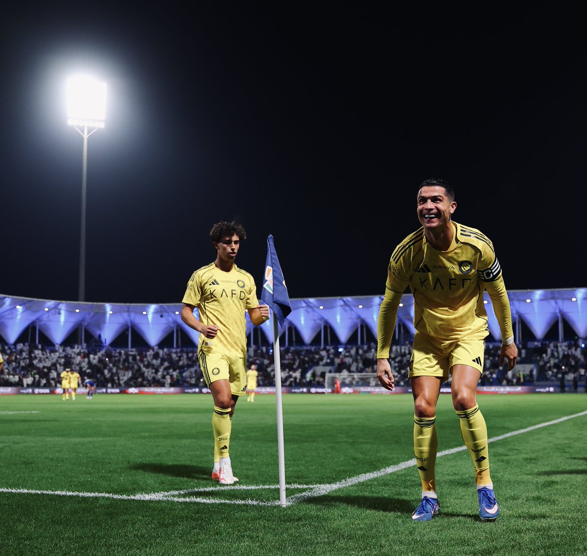 تاريـخ يمشـي على هيئـة بشـر! 💛