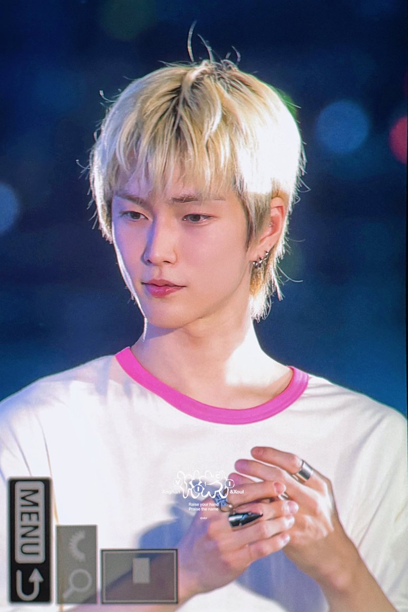 xngsmate's tweet photo. black hair ♥︎                                      blonde hair ♡ https://t.co/3qkroSh86l