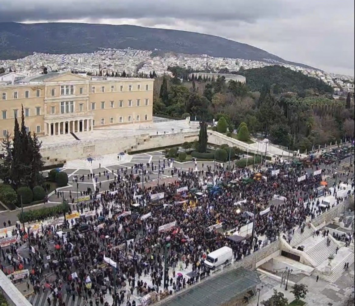 ΧΑΜΟΥΛΗΣ ΧΘΕΣ ΑΠ ΤΟΥΣ ΧΟΡΗΓΟΥΜΕΝΟΥΣ ΑΓΡΟΤΟΣΥΝΔΙΚΑΛΕΣ 
ΑΝΑΣΤΕΝΑΞΑΝ ΤΑ ΤΣΙΠΟΥΡΑΔΙΚΑ ΣΤΟ ΚΕΝΤΡΟ🙄
ΣΗΜΕΡΑ ΑΠΟΧΩΡΗΣΑΝ🙄
ΔΙΗΜΕΡΗ ΧΟΡΗΓΟΥΜΕΝΗ ΔΙΑΜΑΡΤΥΡΙΑ ΠΡΩΤΗ ΦΟΡΑ ΒΛΕΠΩ🙄