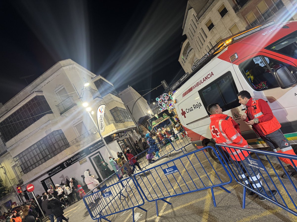 En la jornada del sábado, <a href="/CRE_Emergencias/">Cruz Roja Emergencias</a> refuerza su presencia en el <a href="/CarnavalBJZ/">Carnaval de Badajoz</a> ante una asistencia multitudinaria de público
