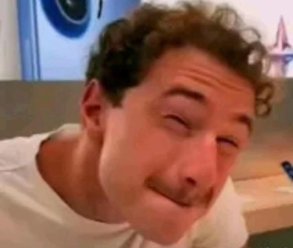 aagostinatw's tweet image. che ni parecía que más de medio ig estaba de novio