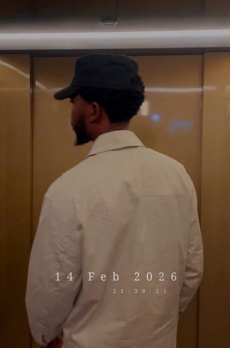 The way I quickly opened his story🥺🖤

SWEET GULUVA THE HOST 
VALENTINES DAY X SWEET GULUVA 
#SweetGuluvaAtOwnersOffice
#SweetGsLovesSweetGuluva