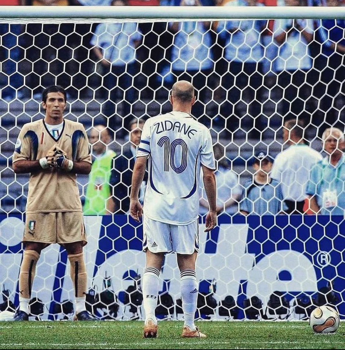 Fan_RedDevils's tweet image. Do you think he will score or miss?