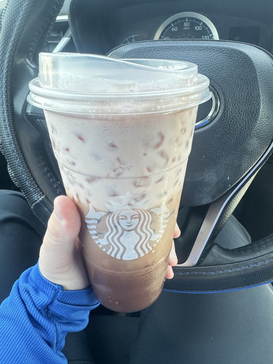 cparra102's tweet photo. Went to @Starbucks  with my #bestie for her #birthdaydrink and the staff was so rude and didn’t even write in her cup ! Every time I go I get such praise and happiness ! Can she get a redo ? #starbucks #starbucksbirthdaydrink https://t.co/zb3xzameD5