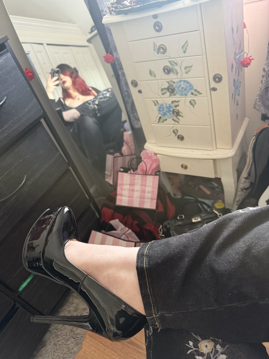 𝔞𝔩𝔦𝔠𝔢 ཐི⋆ ❤︎ ⋆ཋྀ tweet media