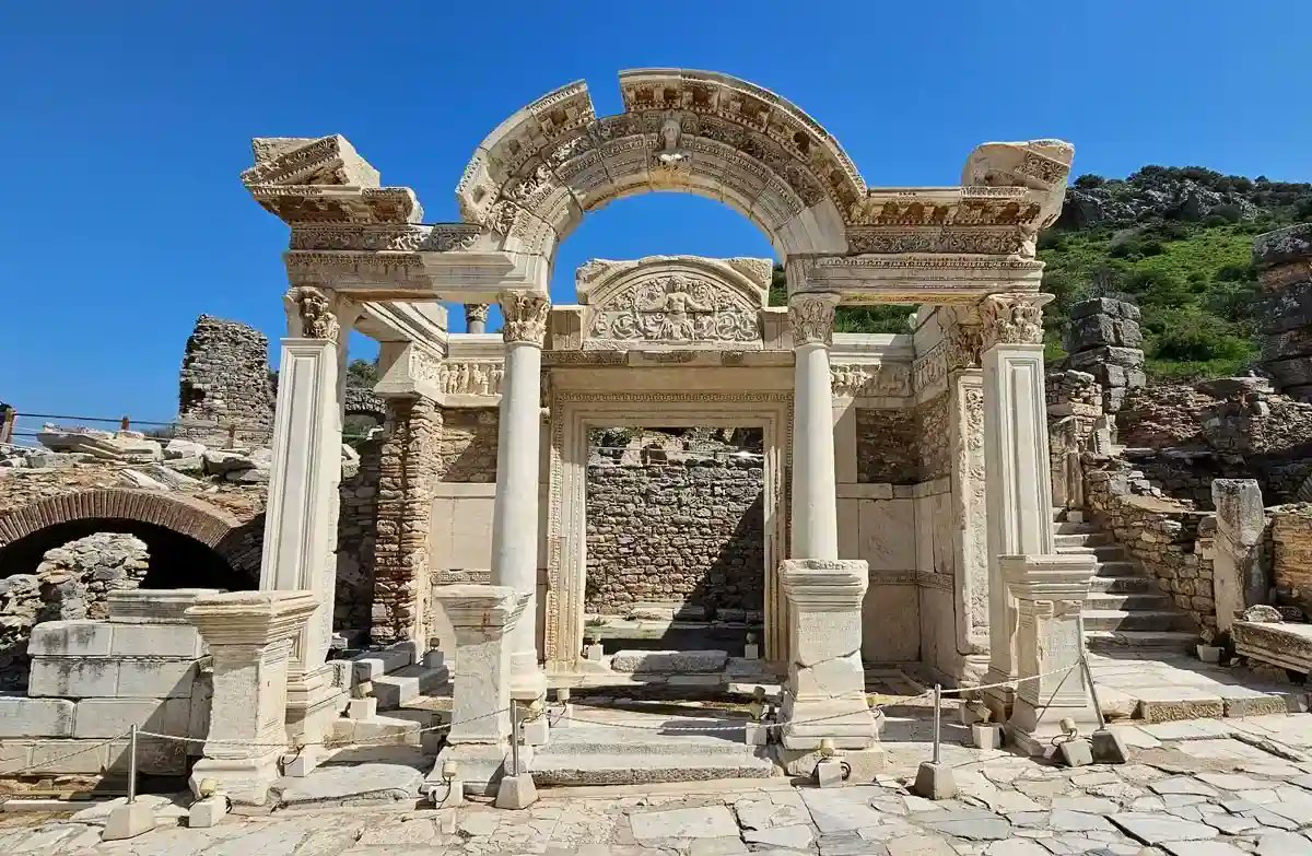 excursionturkey's tweet photo. From Istanbul to Ephesus ✈️

Travel 2000 years back in less than a day  home to the Temple of Artemis, Celsus Library, and the living history of Rome and Greece!
A journey that will make you fall in love with Turkey with every step 🇹🇷
https://t.co/w5ZCUucJdw
#Ephesus #TurkeyTour https://t.co/0KKoYPNjnV