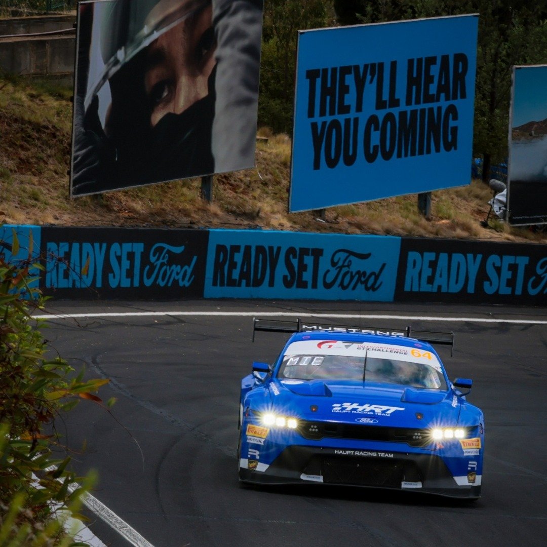 NotFifthGear's tweet photo. The kangaroo in fact, did not hear the Mustang coming https://t.co/cqhsJ0AC6j