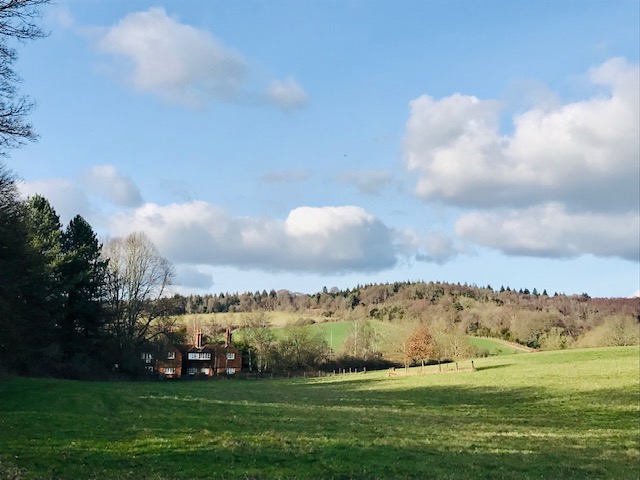 BethanySkinnard's tweet photo. Rounded-off with a nearby loop
#Walking #SurreyHills #Shere #Albury #AlburyEstate #Trees https://t.co/y0UXKhpfyK