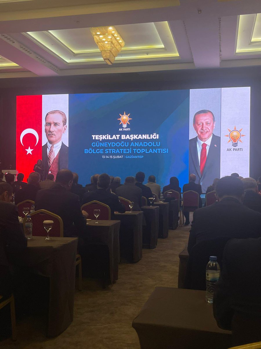 Genel Merkez Teşkilat Başkanlığımızın düzenlediği Güneydoğu Anadolu Bölge Strateji Toplantısı’na Genel Merkez Teşkilat Başkan Yardcılarımız, bölge ve il koordinatörlerimiz ile teşkilatımızın kıymetli mensuplarıyla birlikte katılım sağladık
<a href="/hakanaksu058/">Hakan AKSU 🇹🇷</a> 
<a href="/iekarayel/">Dr. İsmail Emrah KARAYEL</a> 
<a href="/fmfedaioglu/">Fatih Muhaddis FEDAİOĞLU</a>