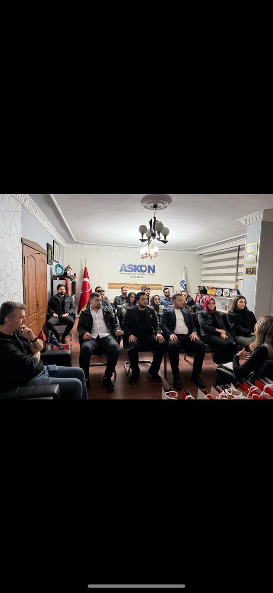 kadembatman's tweet photo. KADEM Batman Temsilciliği olarak ASKON il başkanlığında, Güven Toplumunun İnşası Şiddetin Anatomisi ve Çözüm Yolları eğitimlerimizi gerçekleştirdik.
Güçlü ve bilinçli bir toplum oluşturma yolunda hep birlikte şiddetsiz bir toplum için çalışmalarımıza devam ediyoruz. https://t.co/xv5NuQg3MN
