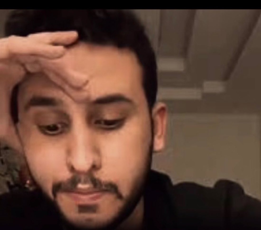 من ساعة الفرقى ( يازين الوصايف )
حرمتني من صوتك وصوتك ادمان 

بعدك ما غير ارقد على صوت (نايف)
جعل العوض ماهو بـ صوت ابو حمدان😀