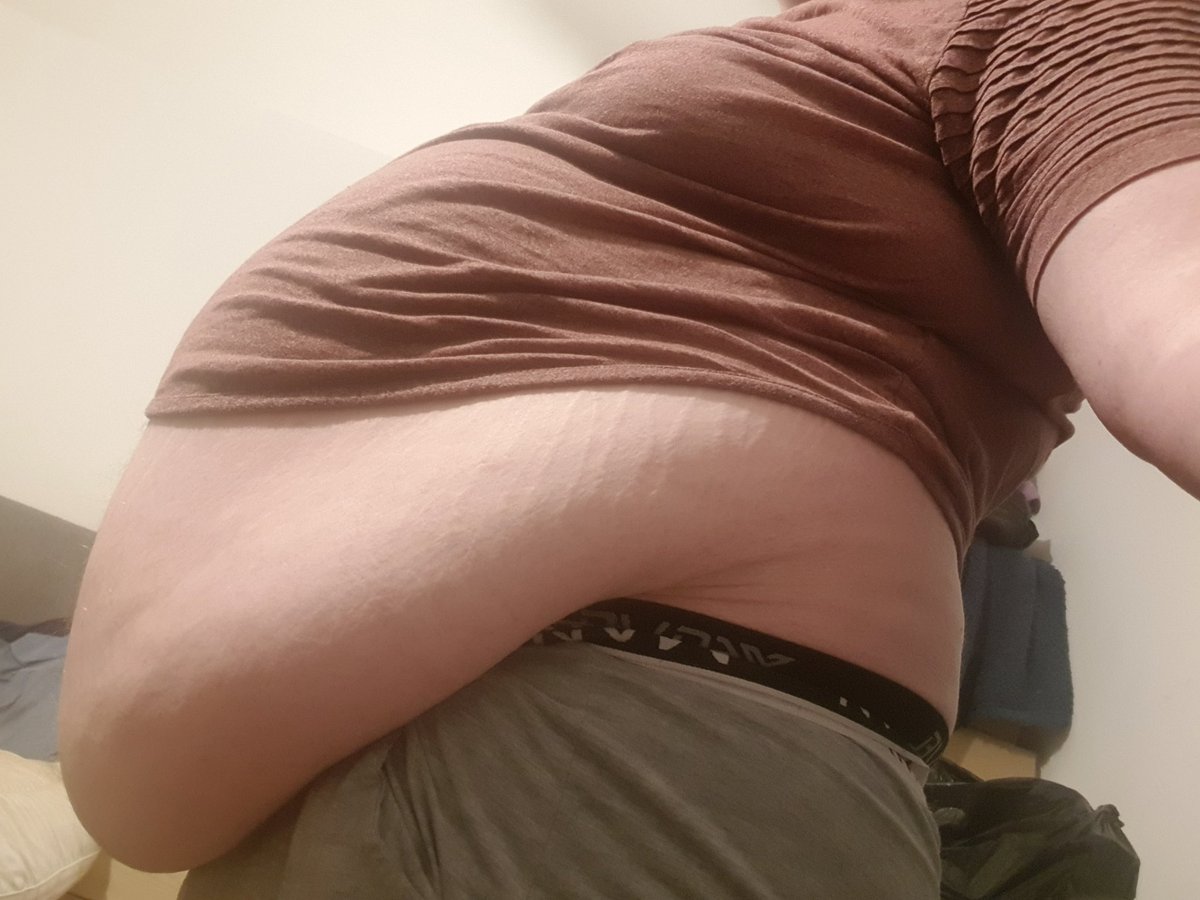 Obese Blubber Boy tweet media