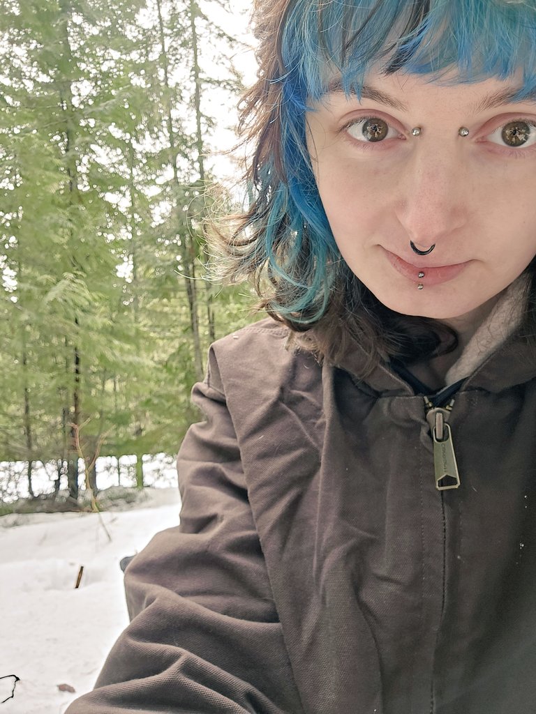 Happy Valentines Everyone! 💙❄️💙
(I'm in da woods!)