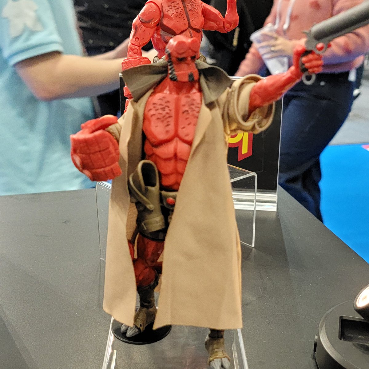 RoboDontKnow's tweet photo. McFarlane Hellboy? Collector and Elite Editions (flame crown is elite) https://t.co/DQocwXaUCX