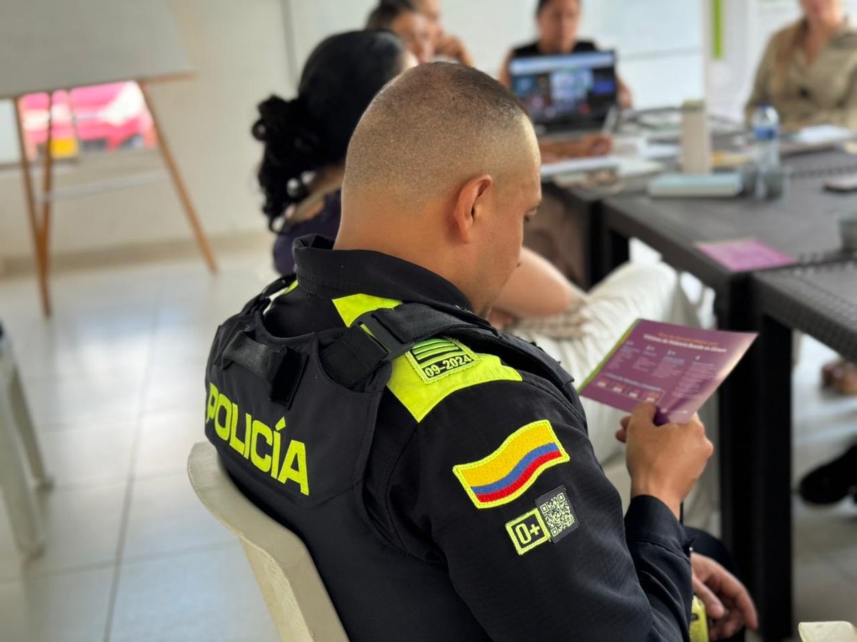 GobMeta's tweet photo. Realizamos mesa de trabajo con el Mecanismo Articulador municipal para revisar la atención de casos de violencias basadas en género, identificar oportunidades de mejora y fortalecer la ruta de atención, garantizando acompañamiento oportuno y acceso a la justicia. ⚖️🤝 https://t.co/DJaoPnQAzc