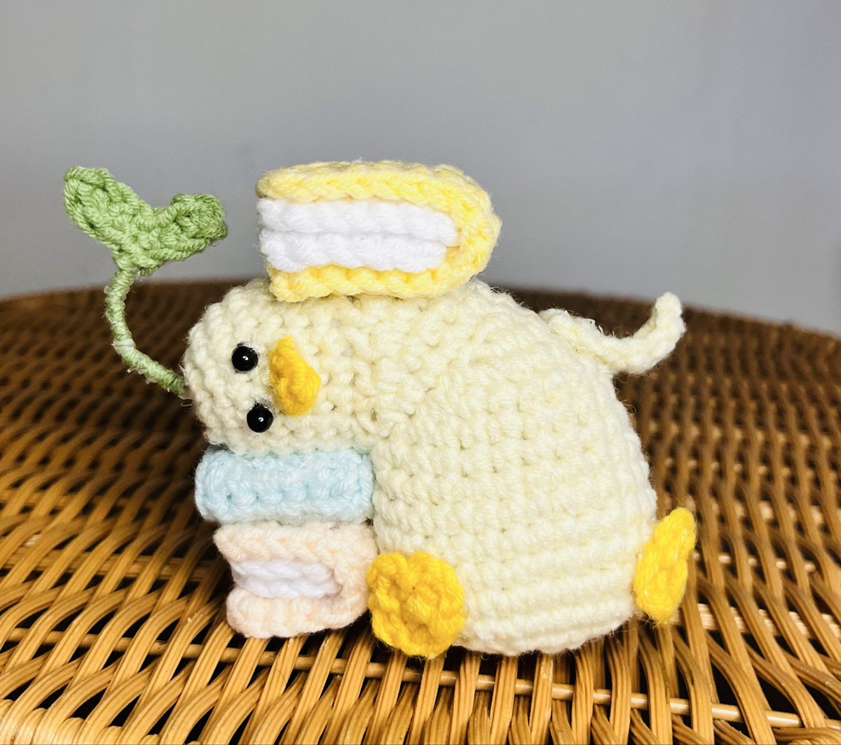 بطة الكتب 🤩💛