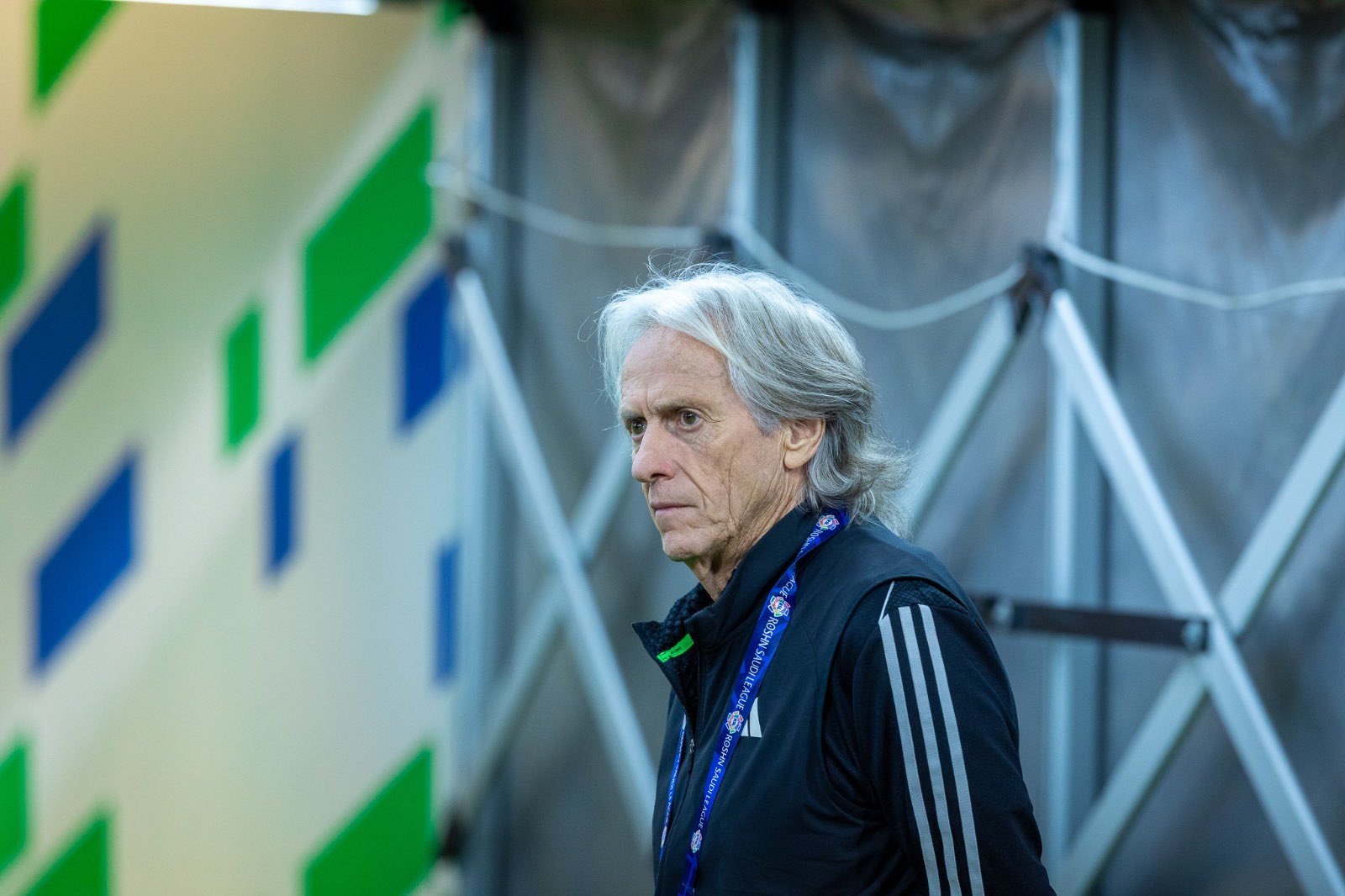 حول تأخر إشراك اللاعب أيمن يحيى؟. | خورخي خيسوس مدرب النصر في المؤتمر الصحافي: - ايمن لاعب مميز ونسعى للإستفادة من عطائه في أوقات معينة وحينما نشركه يقدم ما لديه، لانريد أن نضغط على اللاعب وهو يشارك محليا وفي بطولة آسيا وينال الفرصة متى ما أحتجنا له. #الفتح_النصر 