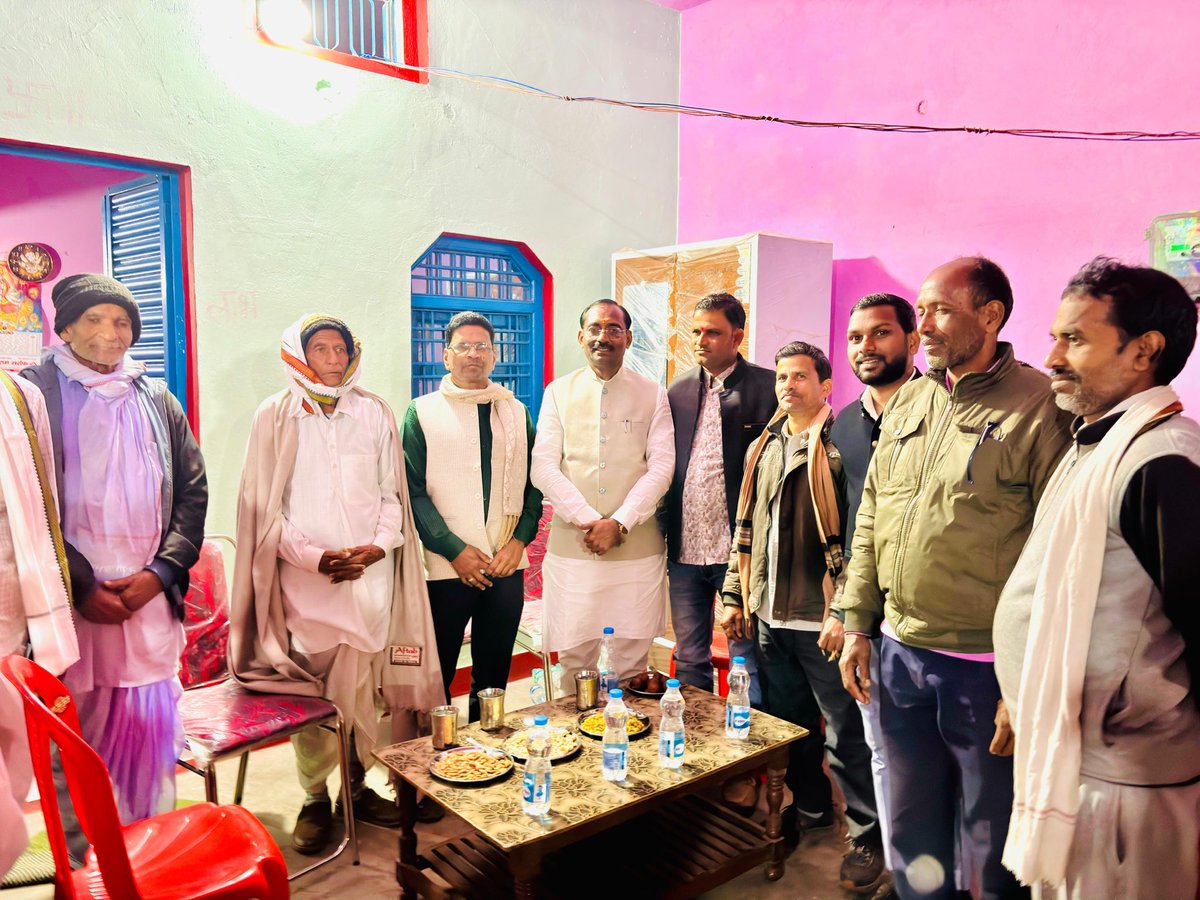 वार्ड 43 सिंगरौलिया निवासी श्री राकेश कुमार गुप्ता जी की सुपुत्री ज्योति गुप्ता जी के विवाह समारोह में सम्मिलित होकर परियोजनों को हार्दिक बधाई एवं शुभकामनाएँ प्रेषित कीं।

ईश्वर से प्रार्थना है कि नवदंपत्ति का वैवाहिक जीवन प्रेम, विश्वास, सुख-समृद्धि एवं मंगलमय क्षणों से परिपूर्ण