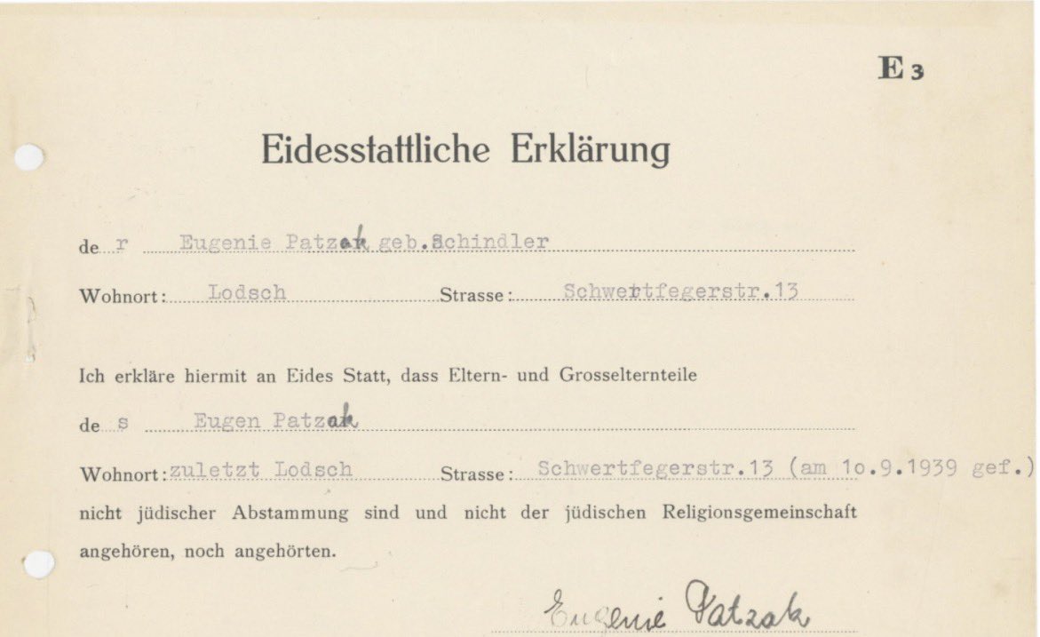Deeteem1's tweet image. Sworn declaration document (Eidesstattliche Erklärung) issued in 1940 to a Polish woman from Lodsch stating that she's not a Jew and neither they are her parents and grandparents and that she doesn't practices Jewish religion.
