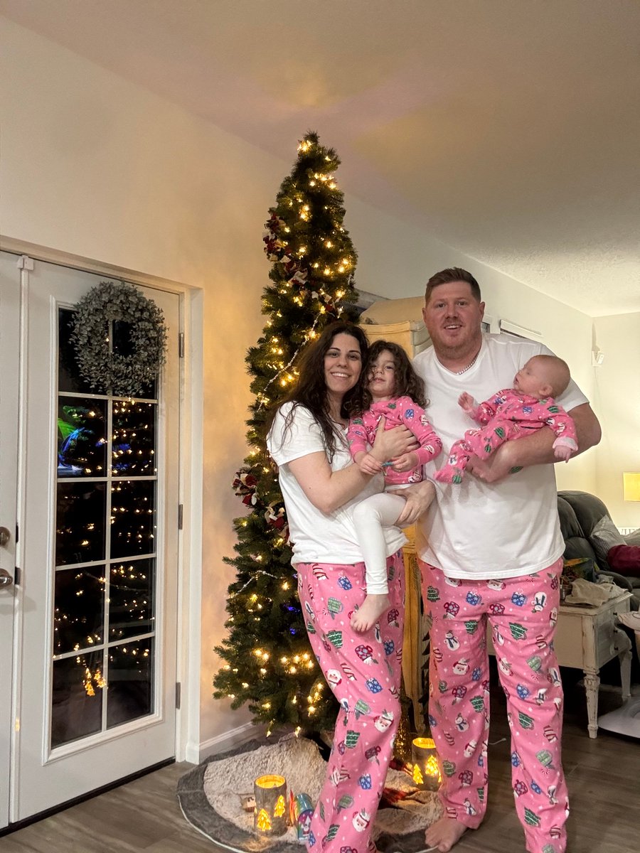 CCSU's tweet image. Love that lasts a lifetime, rooted in Blue Devil pride 💙🔱💍

Submit your Blue Devil love story🫶: form.jotform.com/80246144388964
Visit ccsu.edu/alumni/central… for more!

#WeAreCentral #valentinesday